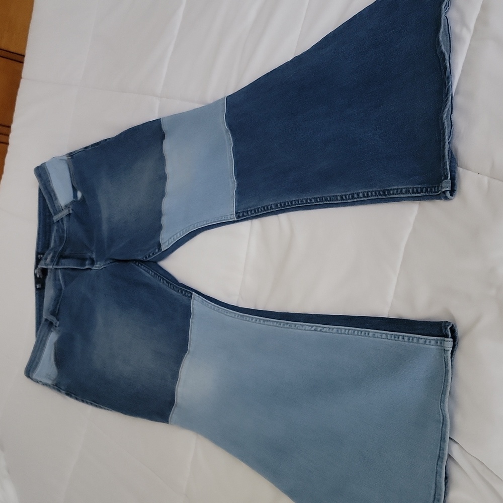 Hollister Flare 19S